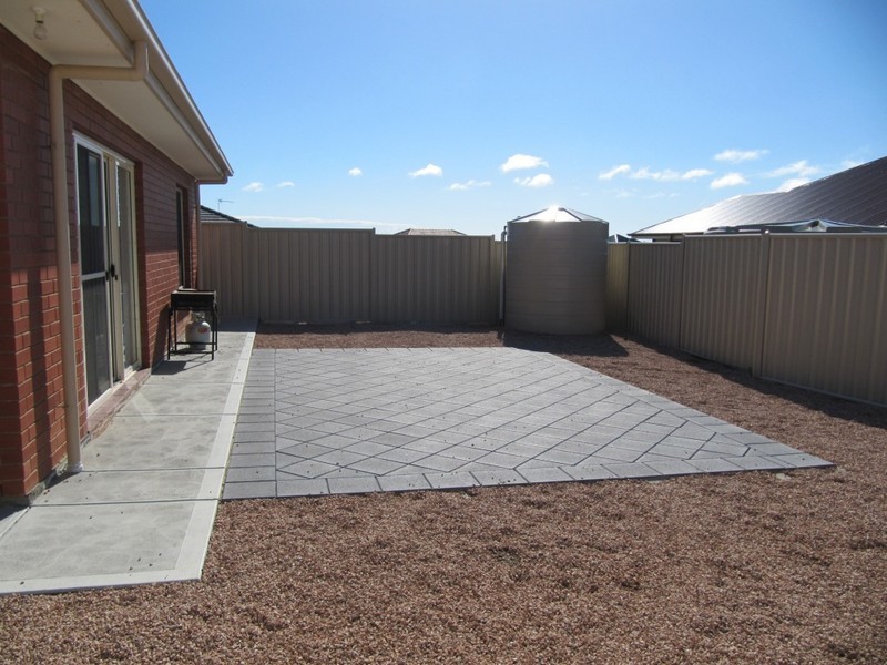 4 Albatross Road, Wallaroo SA 5556