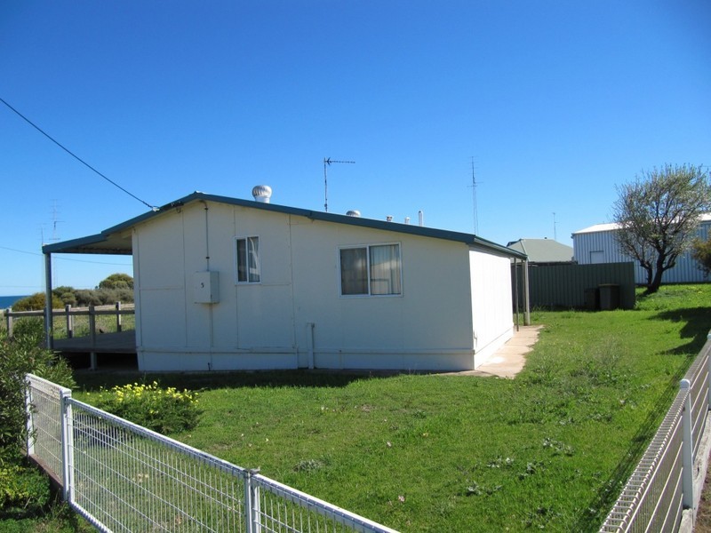 5 Michelle Street, North Beach SA 5556