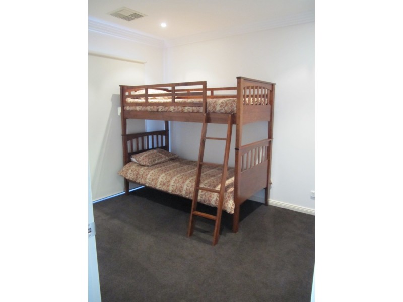 27 Gilmore Crescent, Wallaroo SA 5556