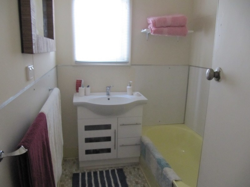 18B Carleton Crescent, Wallaroo SA 5556