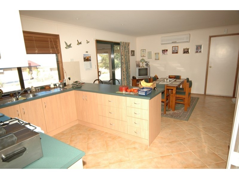 7 Barton Road, Tiddy Widdy Beach SA 5571