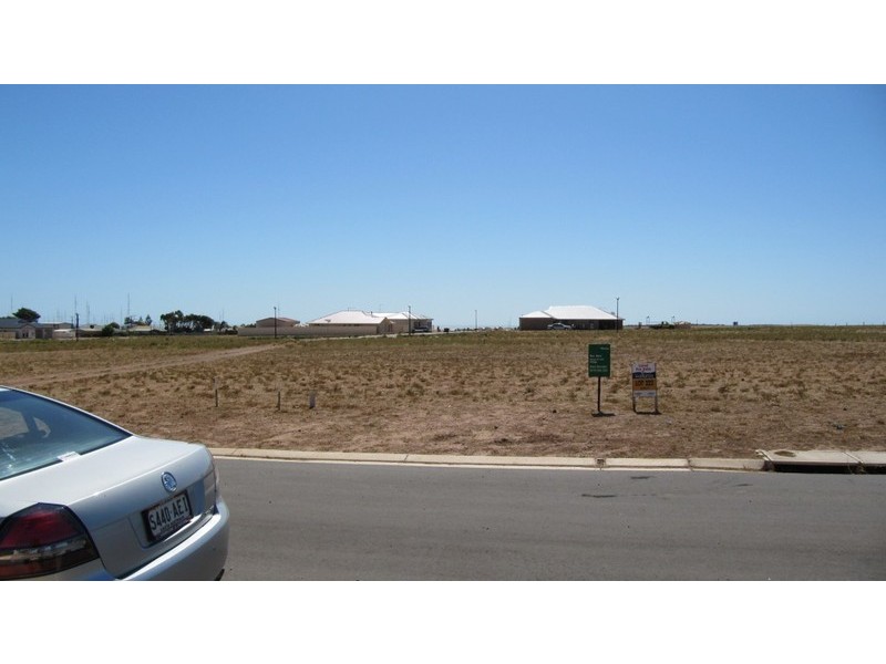 8 Dovenby Street, North Beach SA 5556