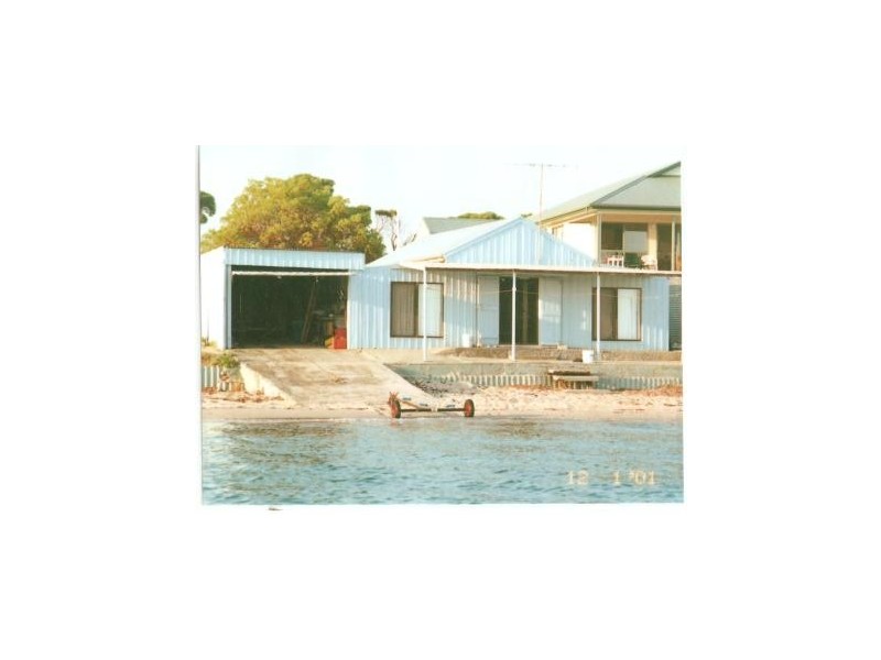 Shack 32 Black Point Drive, Black Point SA 5571