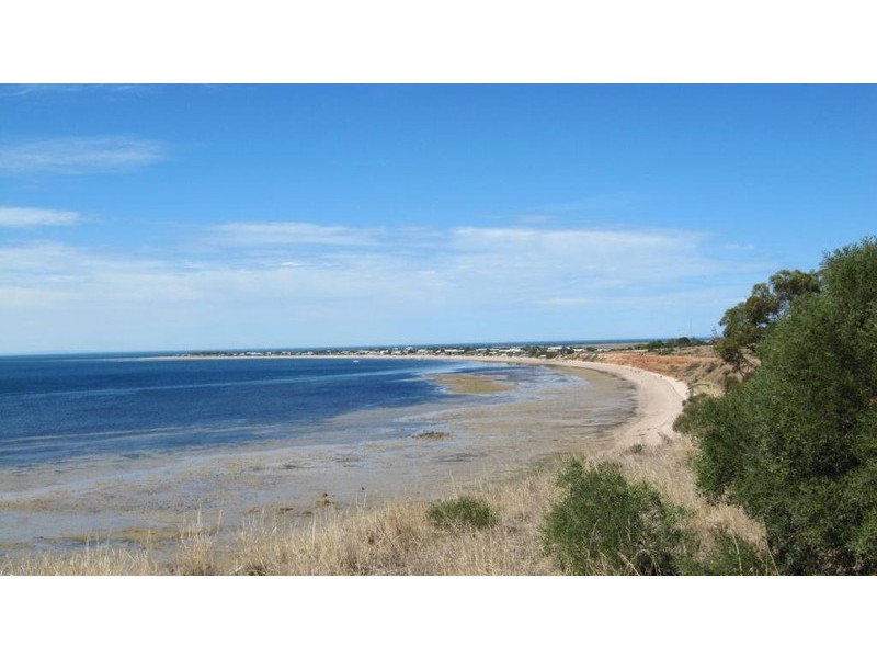 Shack 32 Black Point Drive, Black Point SA 5571