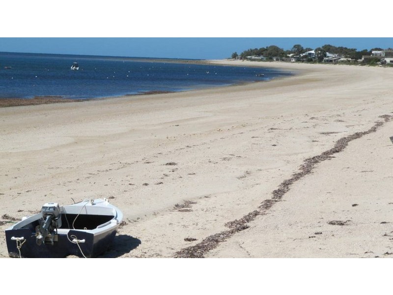 Shack 32 Black Point Drive, Black Point SA 5571
