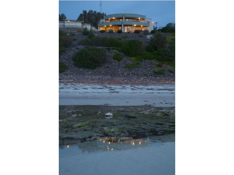 2 Hughes Avenue, Moonta Bay SA 5558