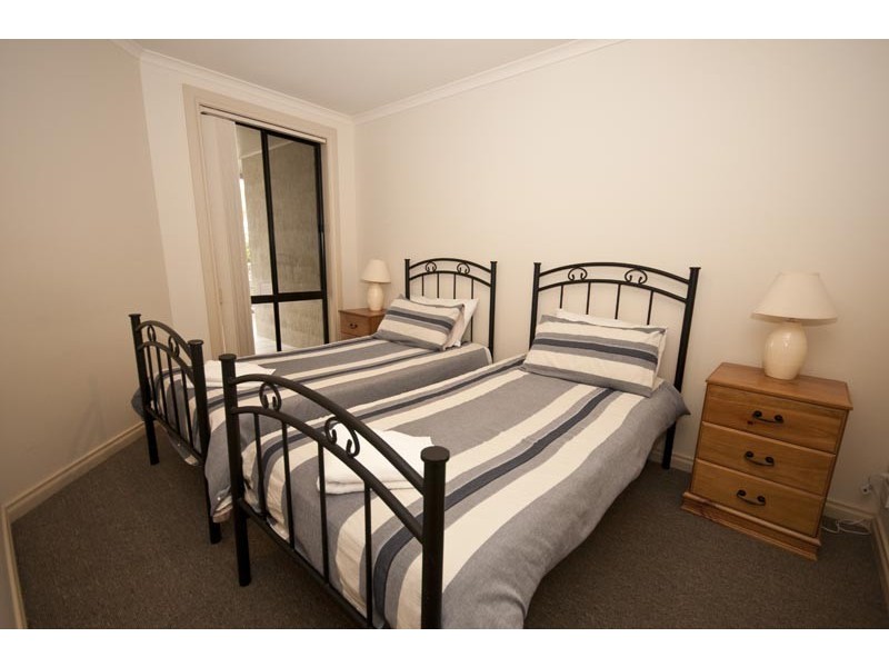 2 Hughes Avenue, Moonta Bay SA 5558