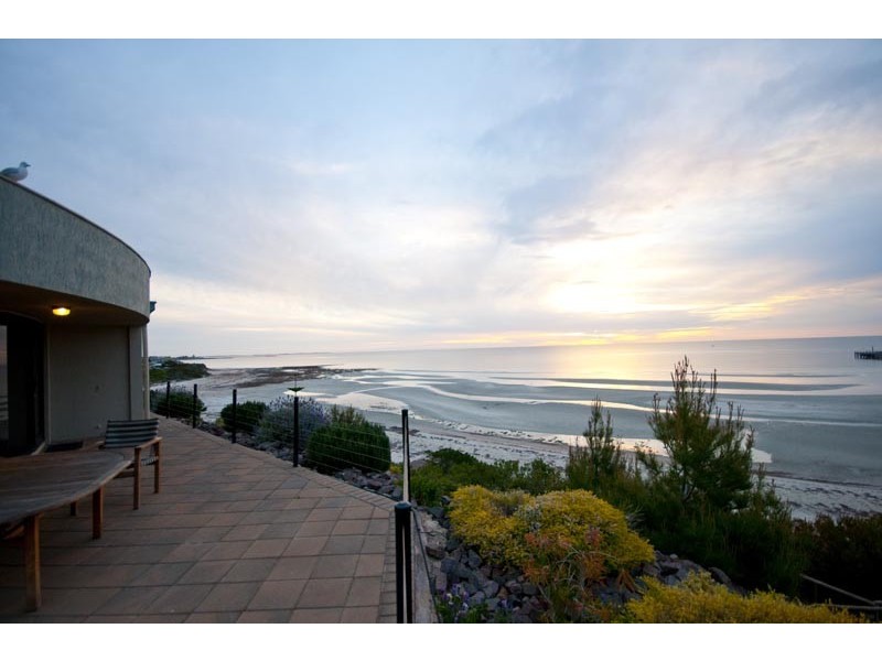 2 Hughes Avenue, Moonta Bay SA 5558