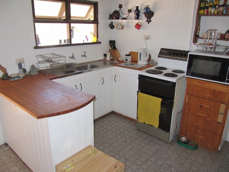 1 Young Street, Moonta Mines SA 5558