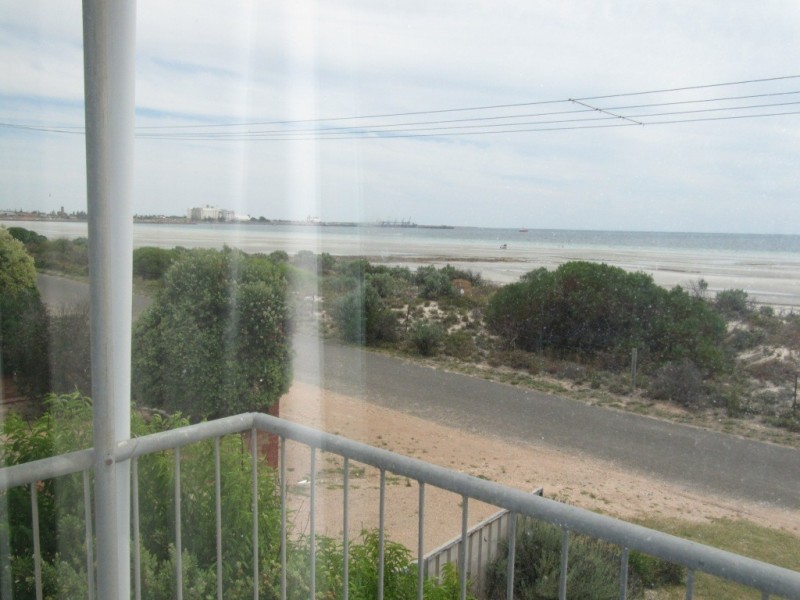 51 Esplanade, North Beach SA 5556