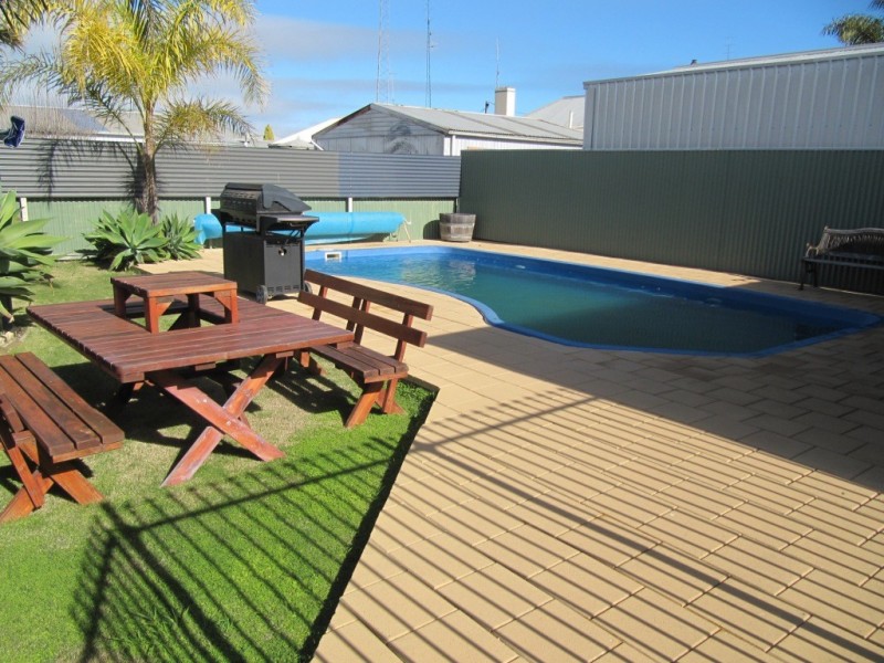 2 Cannon Street, Wallaroo SA 5556