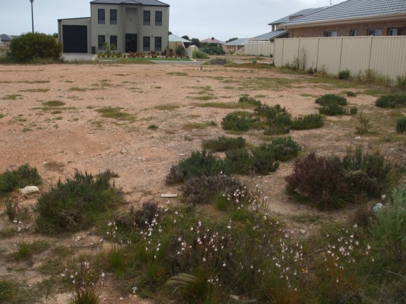 24 Stately Way, Wallaroo SA 5556