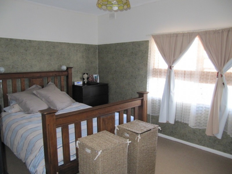 2 Whittier Street, Crystal Brook SA 5523