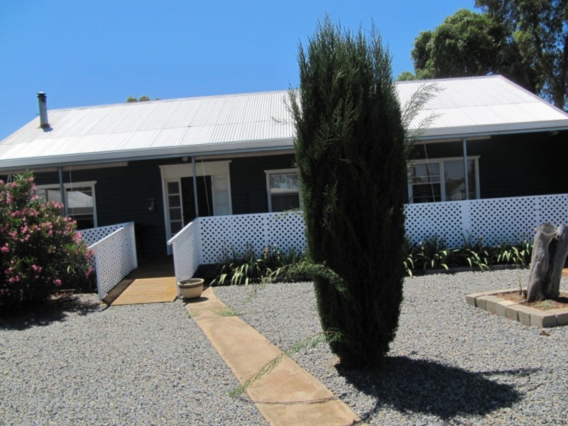 2 Whittier Street, Crystal Brook SA 5523