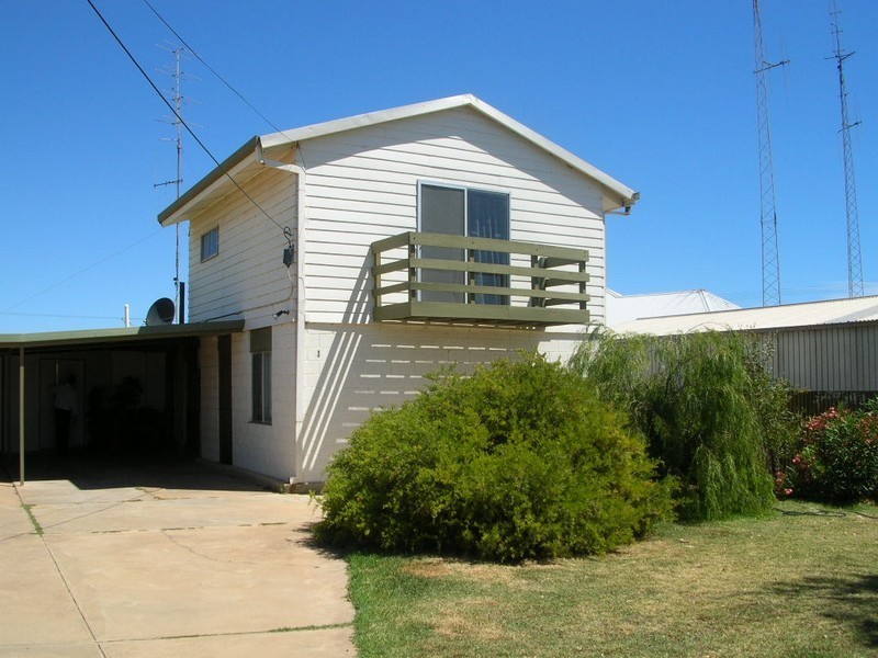 1 Woodforde Drive, North Beach SA 5556