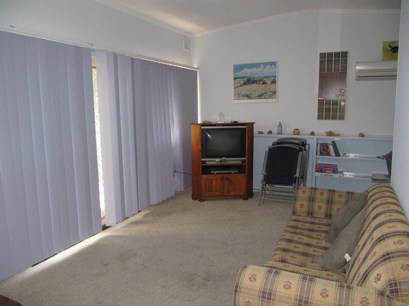 19 Trelawney Street, Moonta Bay SA 5558