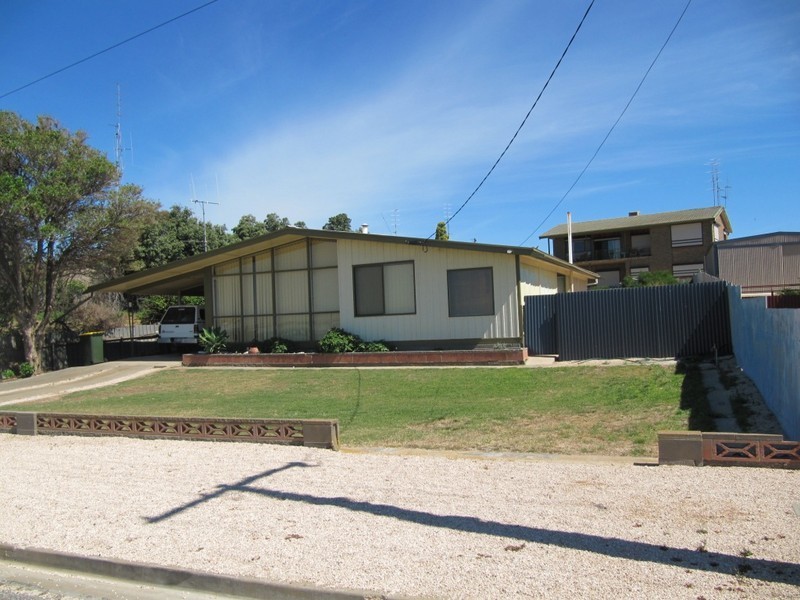 18 Carleton Crescent, Wallaroo SA 5556