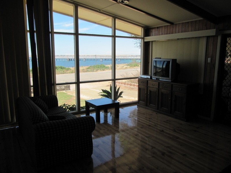 18 Carleton Crescent, Wallaroo SA 5556