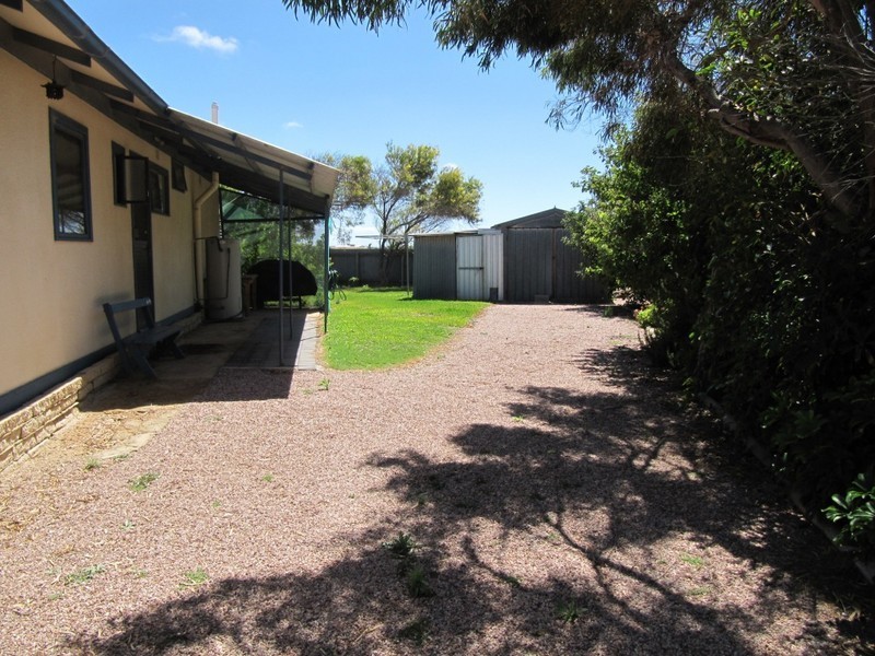 8 Woodforde Drive, Wallaroo SA 5556