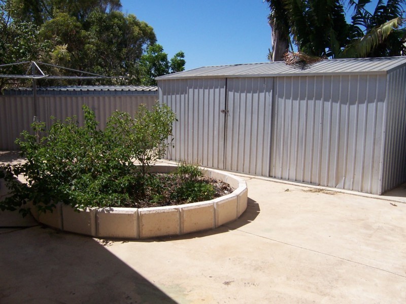 24 Batavia Circle, Kalbarri WA 6536