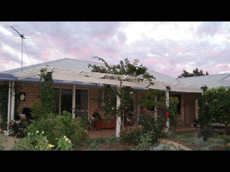 3 Batavia Circle, Kalbarri WA 6536