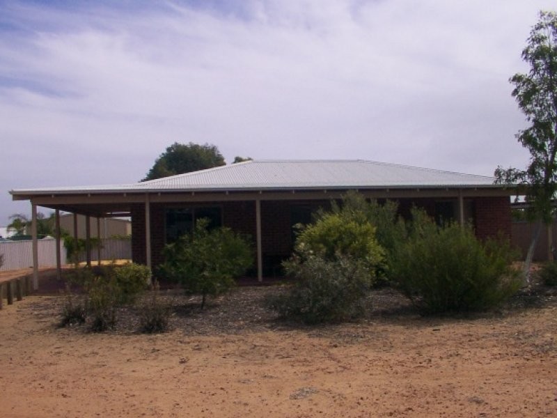 16 Gantheaume Cres – Woodys, Kalbarri WA 6536