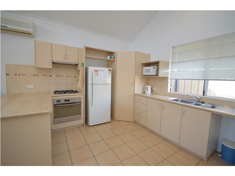 4/4 Seakist Retreat, Kalbarri WA 6536