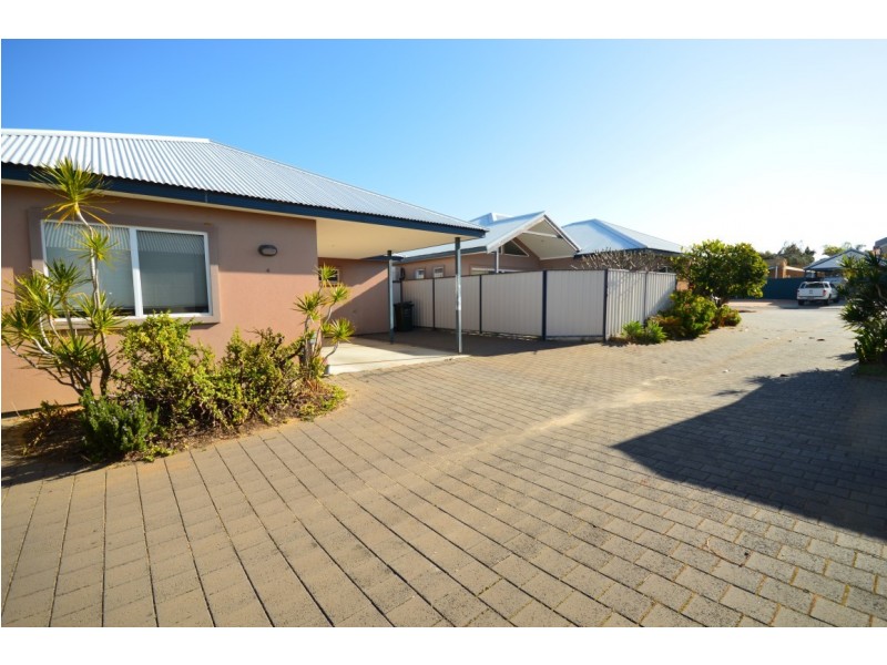 4/4 Seakist Retreat, Kalbarri WA 6536