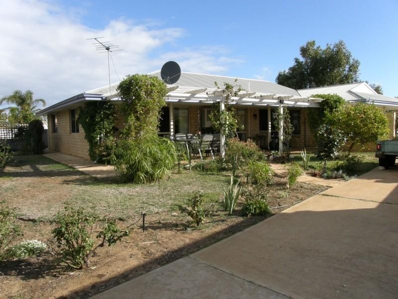 3 Batavia Circle, Kalbarri WA 6536