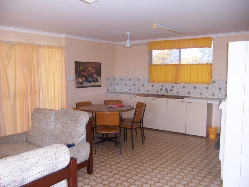 Unit 4 Sun River Chalets, Nanda Drive, Kalbarri WA 6536
