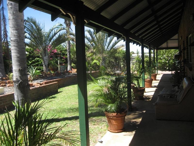 18 Gantheaume Crescent, Kalbarri WA 6536