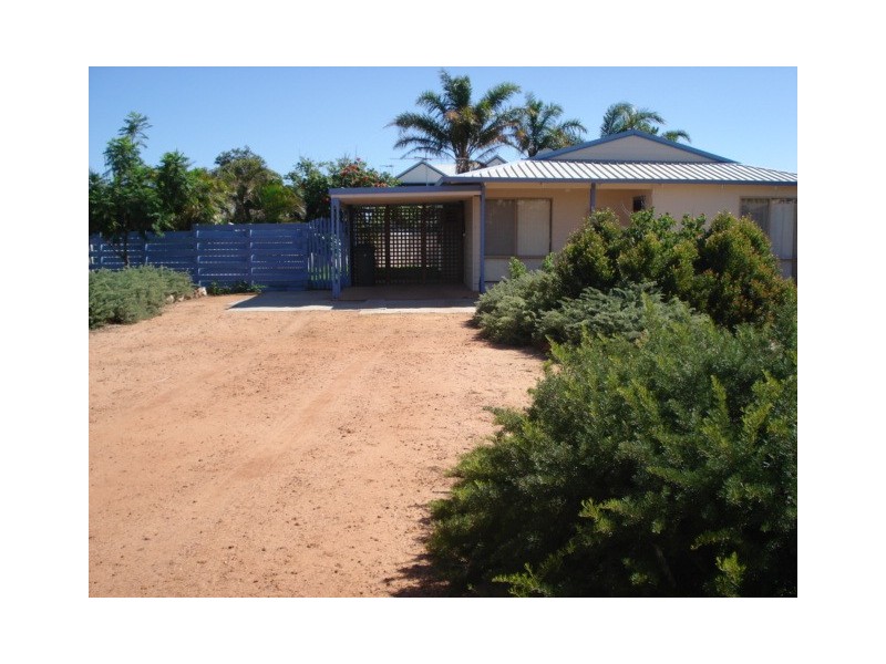24 Batavia Circle, Kalbarri WA 6536