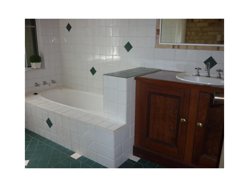 18 Gantheaume, Kalbarri WA 6536