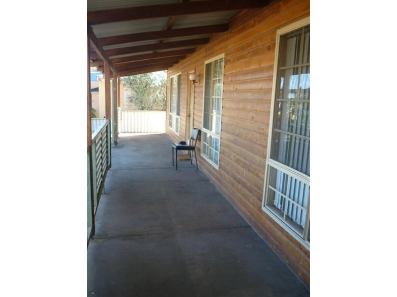 4 Chick Place, Kalbarri WA 6536