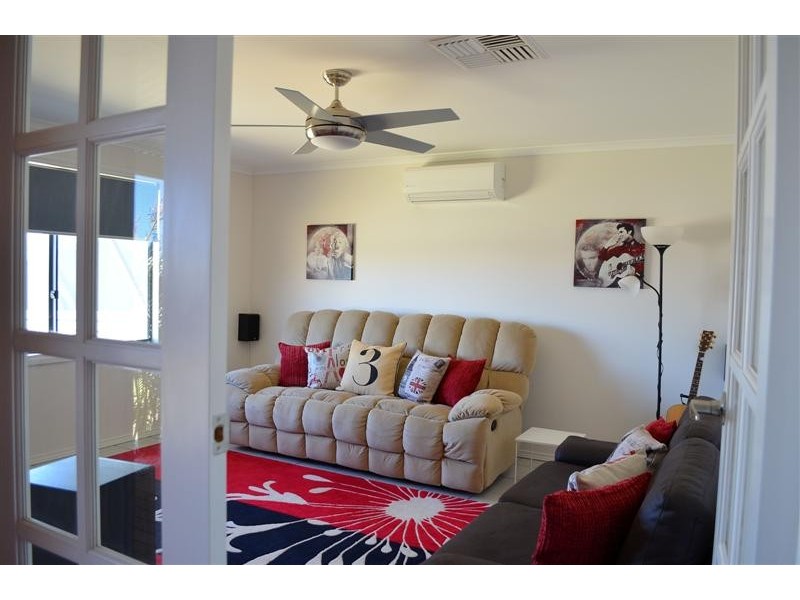 29 Crocos Circuit, Kalbarri WA 6536