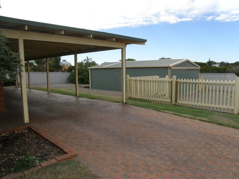 13 Callion Way, Kalbarri WA 6536