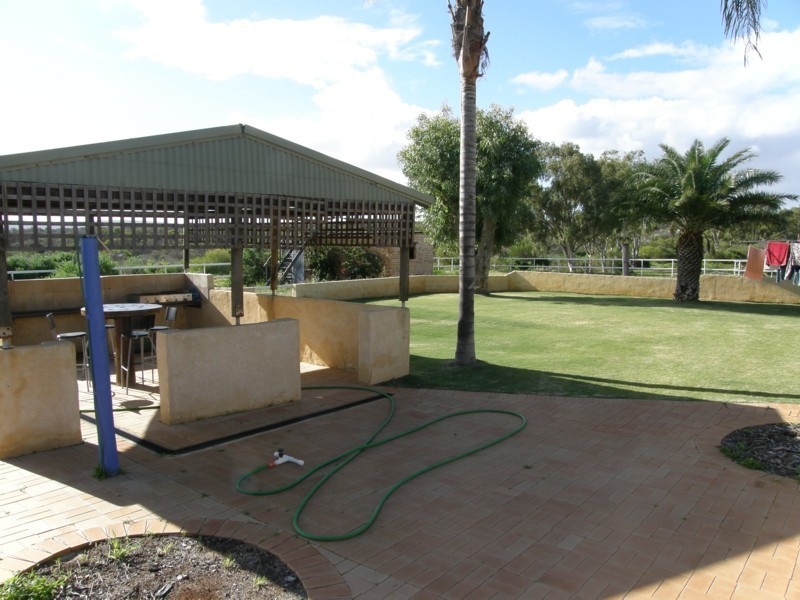 8/6314 Ajana-Kalbarri Road, Kalbarri WA 6536