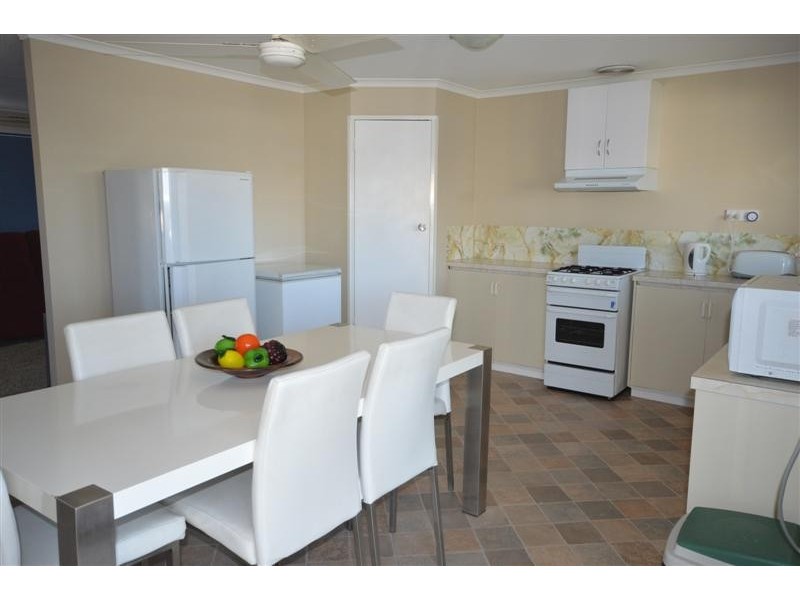 8 Chick Place, Kalbarri WA 6536