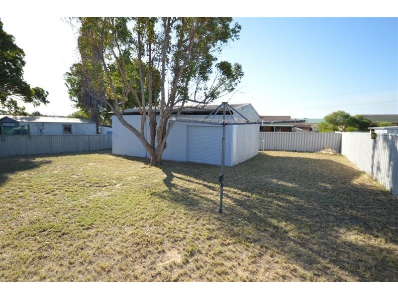 8 Chick Place, Kalbarri WA 6536