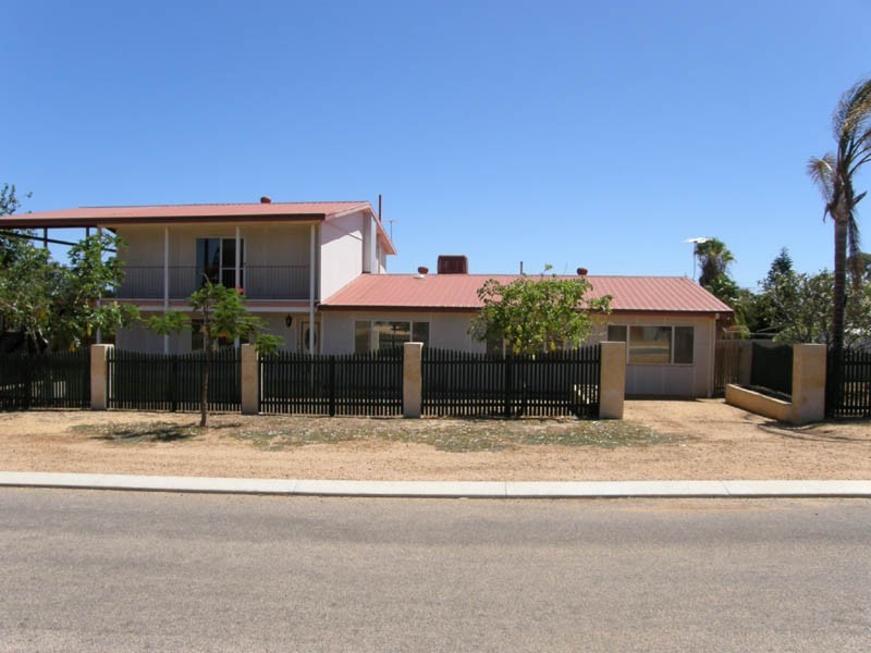 2 Carlton Crescent, Kalbarri WA 6536