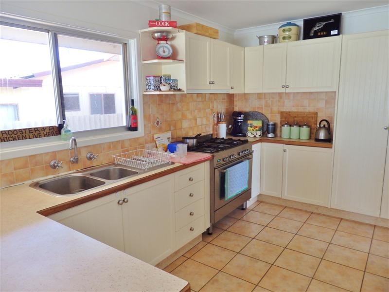 2 Carlton Crescent, Kalbarri WA 6536