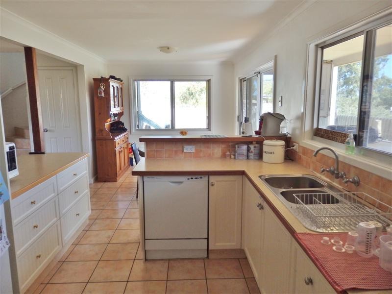 2 Carlton Crescent, Kalbarri WA 6536