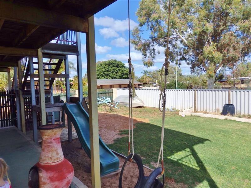2 Carlton Crescent, Kalbarri WA 6536