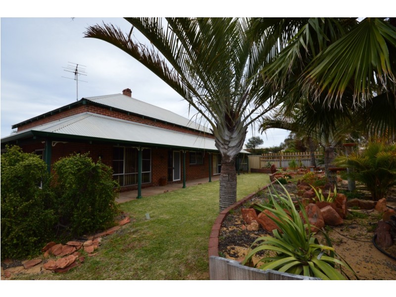 18 Gantheaume Crescent, Kalbarri WA 6536