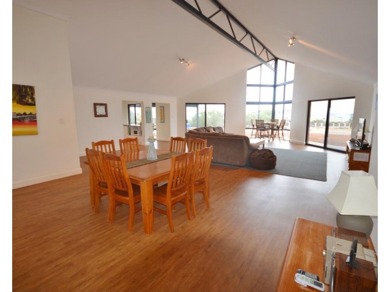 20 Browne Boulevard, Kalbarri WA 6536