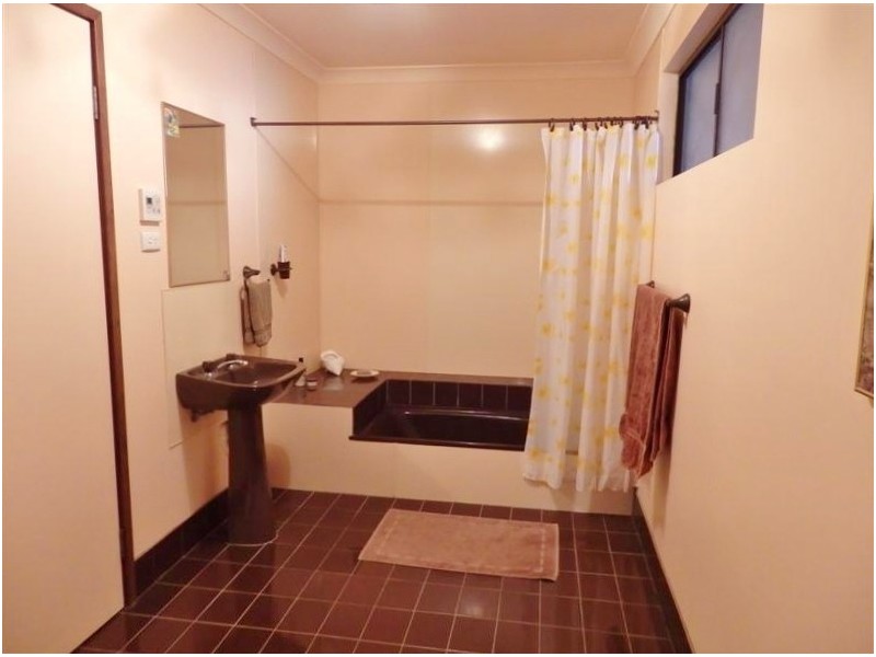 19 Batavia Circle, Kalbarri WA 6536