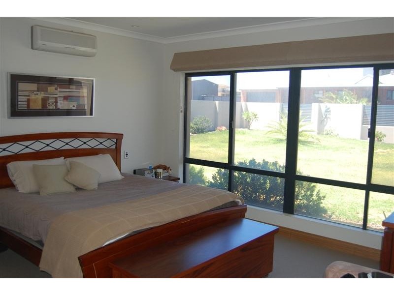 12 Mariner Crescent, Kalbarri WA 6536