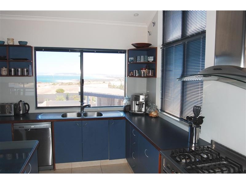 12 Mariner Crescent, Kalbarri WA 6536