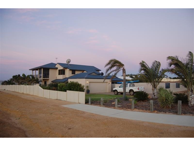 12 Mariner Crescent, Kalbarri WA 6536