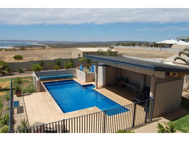 12 Mariner Crescent, Kalbarri WA 6536